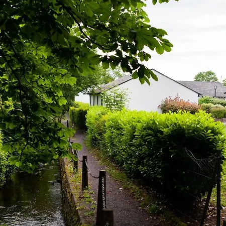 Westlodge & Leisure Centre Hotel 4*