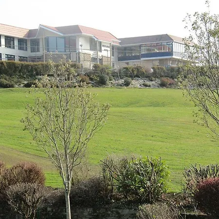 Hotell Westlodge & Leisure Centre 4*