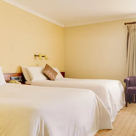 Westlodge & Leisure Centre Hotell