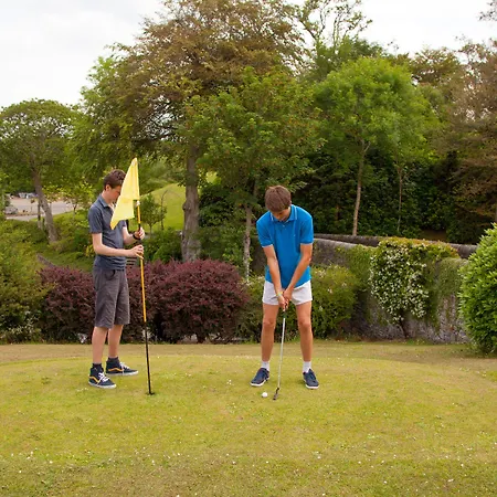 Hotel Westlodge & Leisure Centre 4*