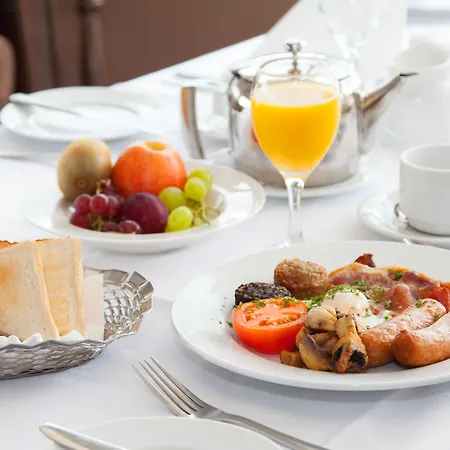 Hotell Westlodge & Leisure Centre 4*
