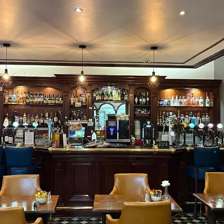 Westlodge & Leisure Centre 4*