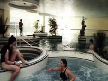 Westlodge & Leisure Centre 호텔 반트리