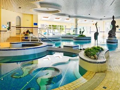 Westlodge & Leisure Centre Hotel 4*