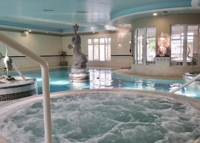 Hotel Westlodge & Leisure Centre 4*