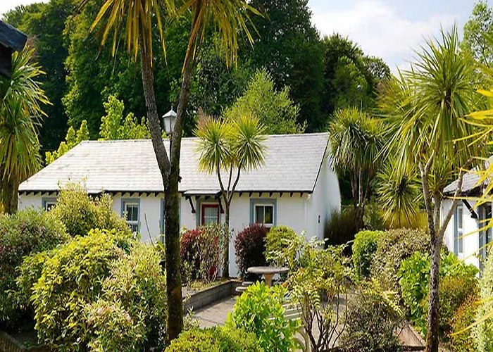 Hotel Westlodge & Leisure Centre 4*