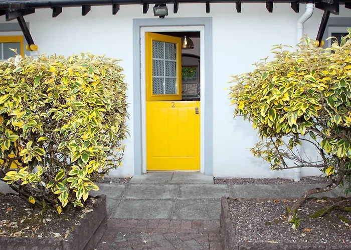 Отель Westlodge & Leisure Centre