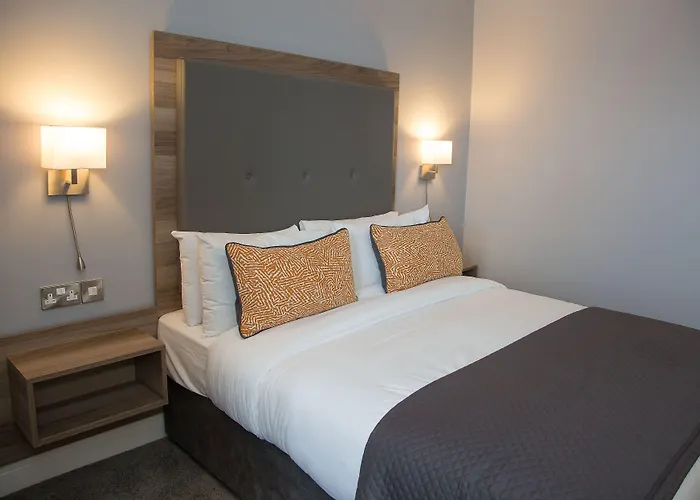 Hotel Westlodge & Leisure Centre 4*