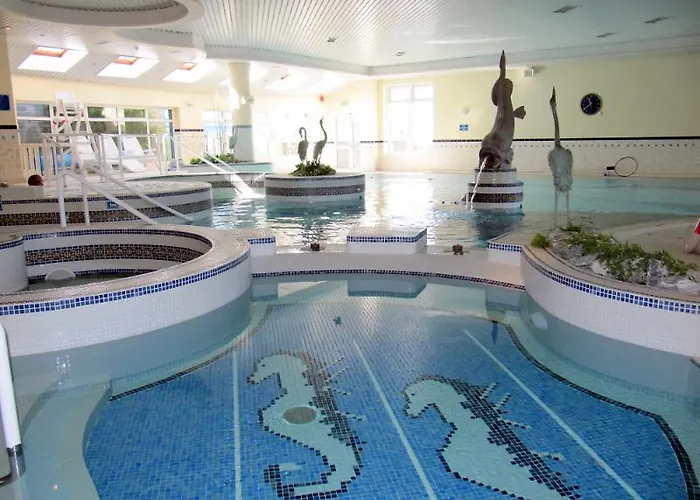 Hotel Westlodge & Leisure Centre 4*