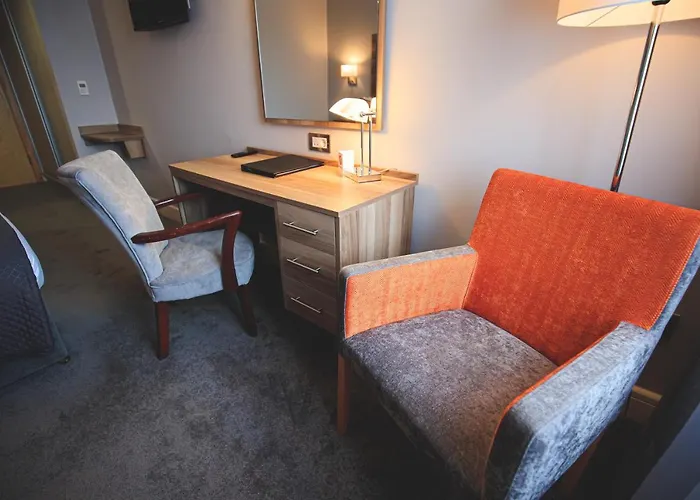 Отель Westlodge & Leisure Centre Бэнтри